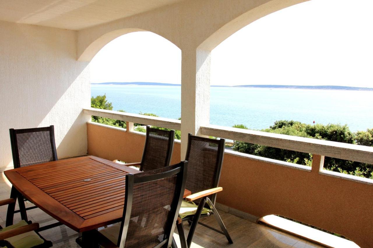 Apartments By The Sea Mandre, Pag - 8655 Kolan Exteriör bild
